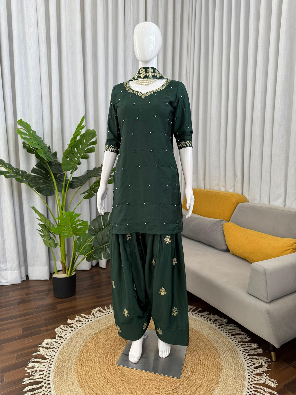 EMBROIDERED SUIT